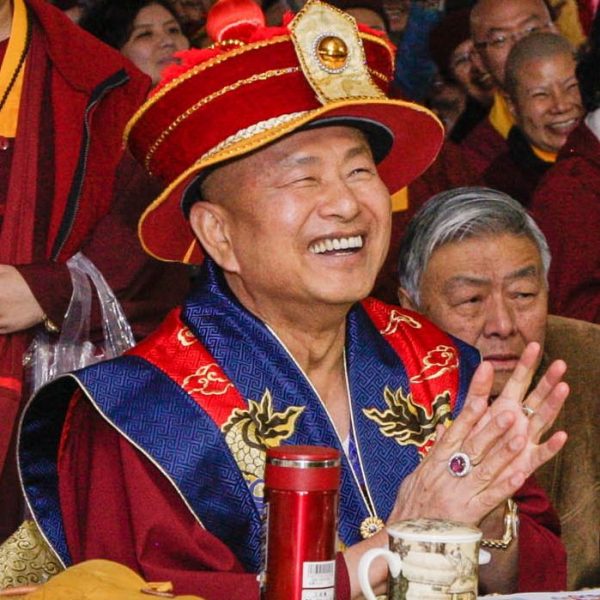 蓮生法王觀賞祝壽表演